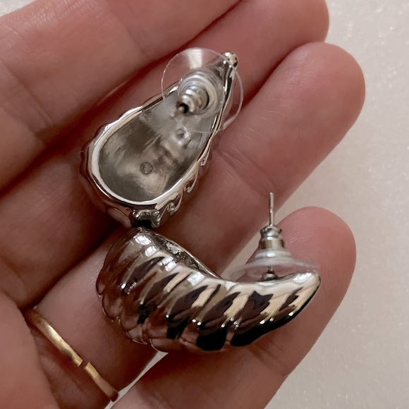 House Of Harlow Silver Tear Drop Earrings - Picture 6 of 7